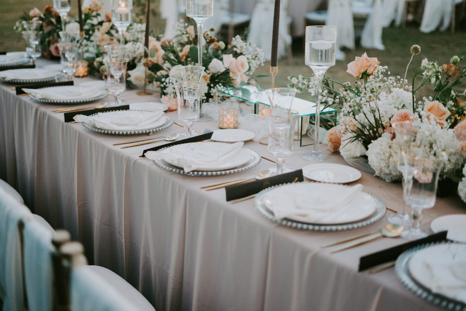 decorated-table-setting-wedding-celebration